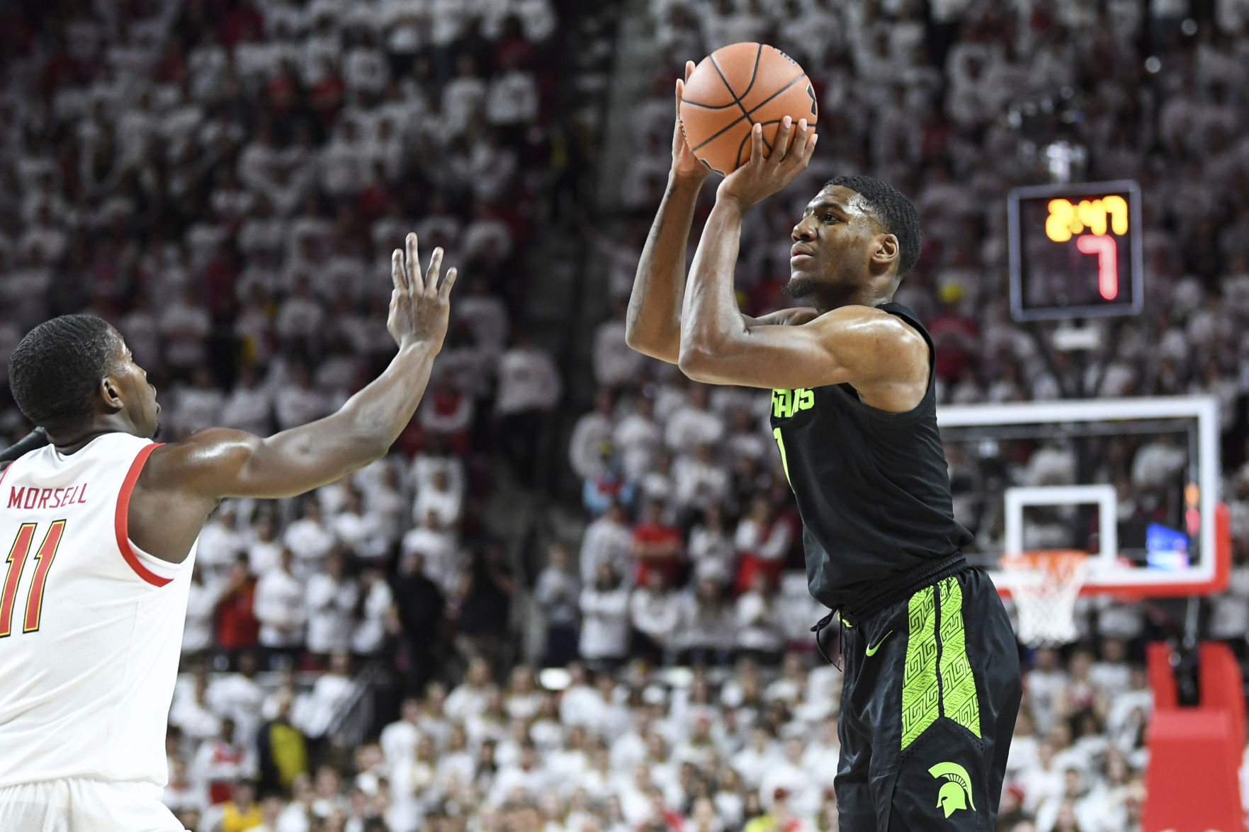 Michigan State forward Aaron Henry